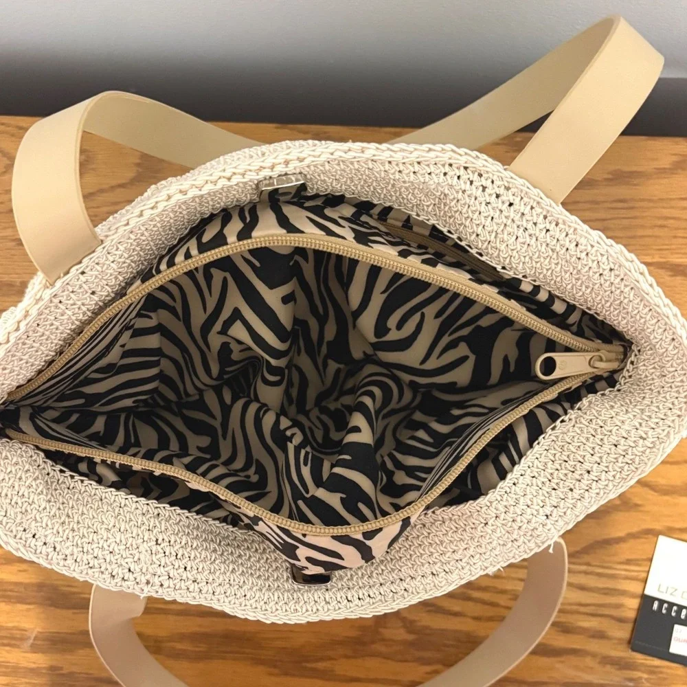 Liz Claiborne Ivory Crochet Floral Purse Zebra Print Lining HBRU0463 NEW‎